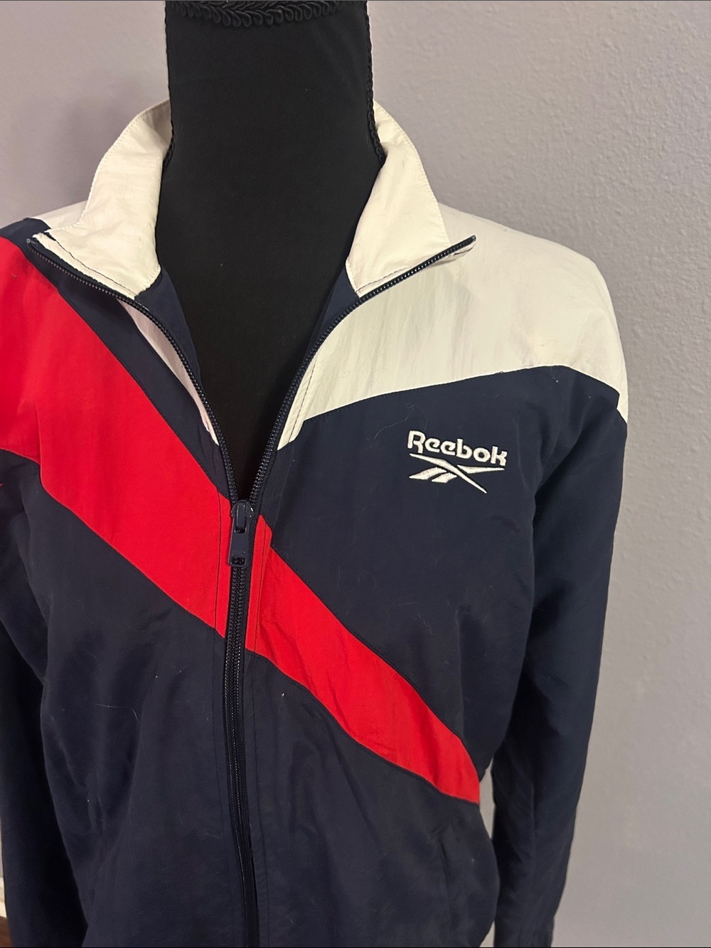 Reebok Men Unisex Navy, Red & White Colorblock Windbreaker Size Small - Picture 2 of 4